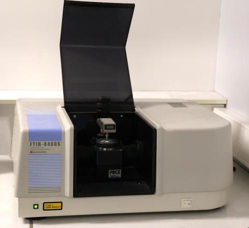 Shimadzu FTIR-8400S Spectrometer-Photo